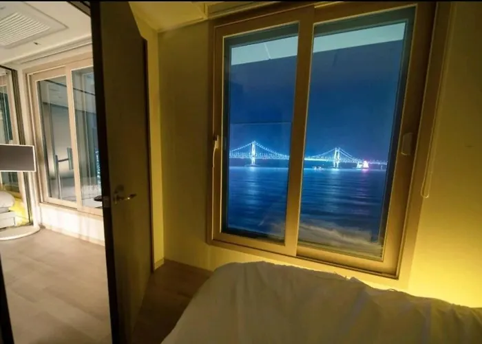 Busan#gwanganli#hot Place#healing 아파트 *